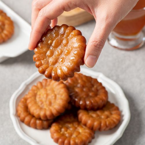 전북 군산 보리로 고소함을, 우리보리조청으로 쫀득함을 더한 약과