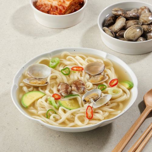 고봉 바지락 가득 칼국수