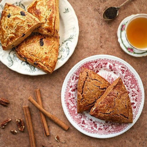 스콘 (시나몬호두/건포도) (옵션선택)