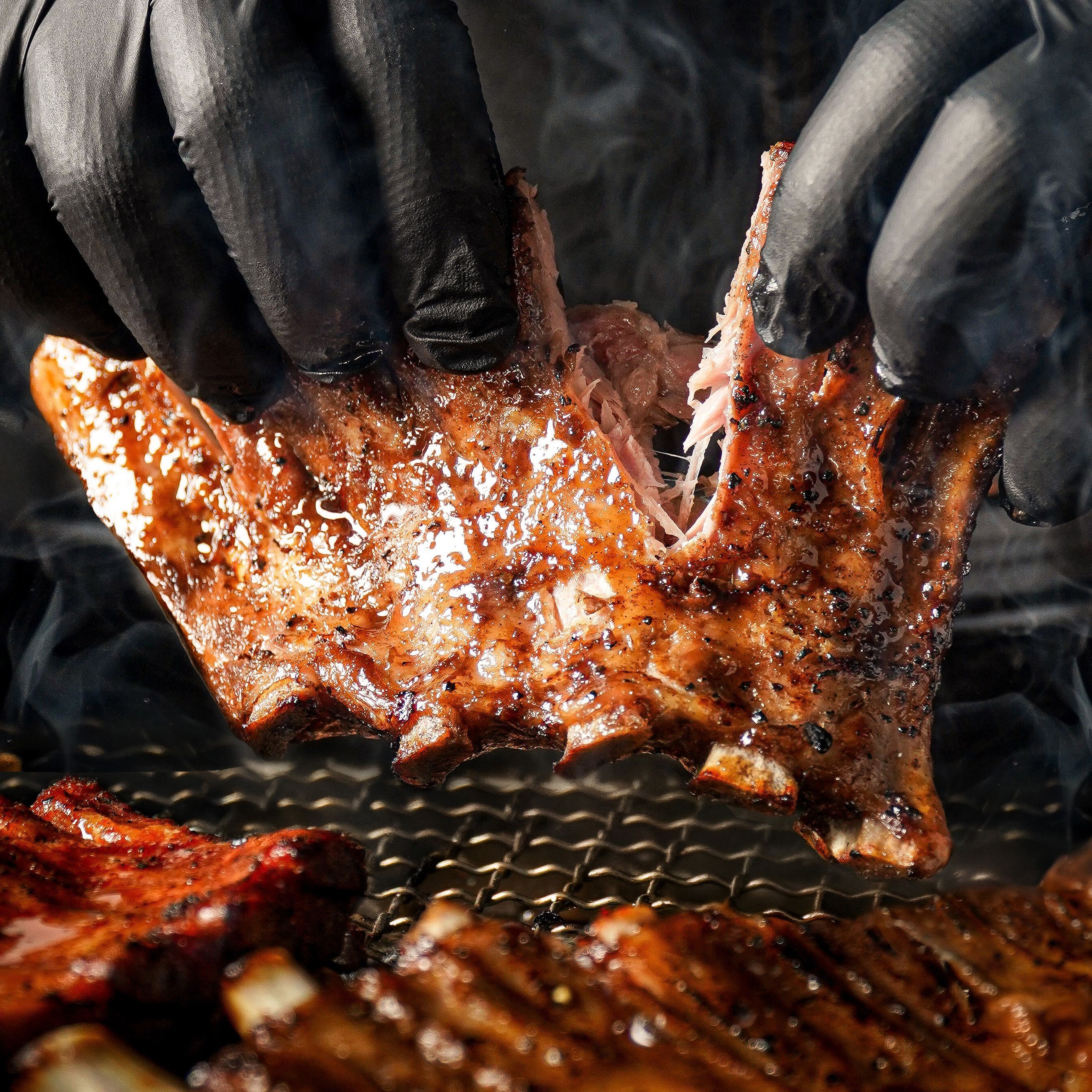 수비드 조리로 속까지 부드럽고 두툼한 통 쪽갈비 (소금/간장/매콤)