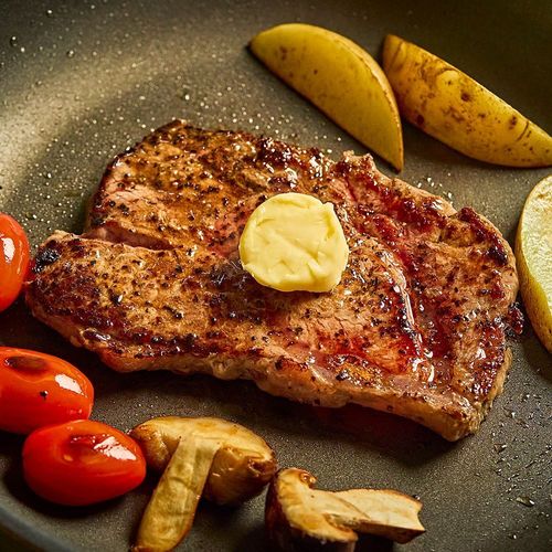 붓처스컷' 뉴욕 스트립 스테이크 & 크림 스피니치 소스 (280g)