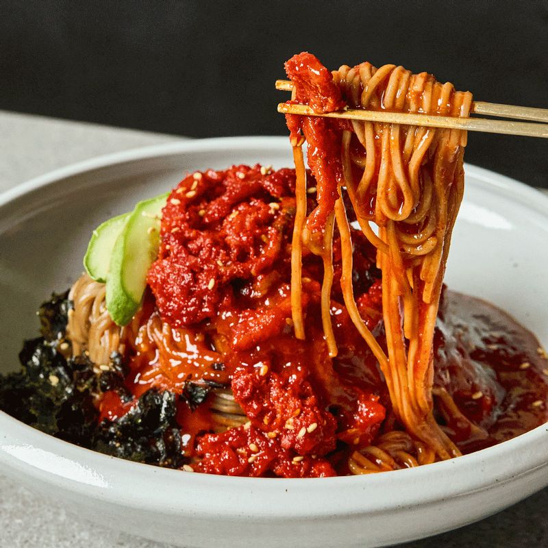 강릉 맛집! 40년 전통의 맛, 새콤달콤 구수한 ‘동해 막국수’ 세트(6~7인)