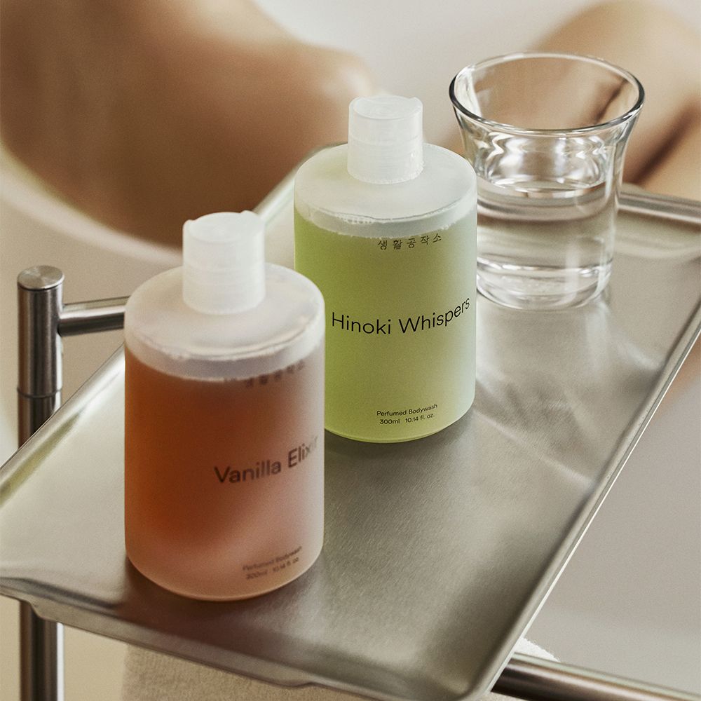 생활공작소 오래가는 향기 퍼퓸 바디워시 300ML 2가지향