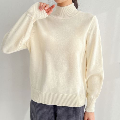 부드럽고 포근한 데일리 하프넥 폴라니트 3color