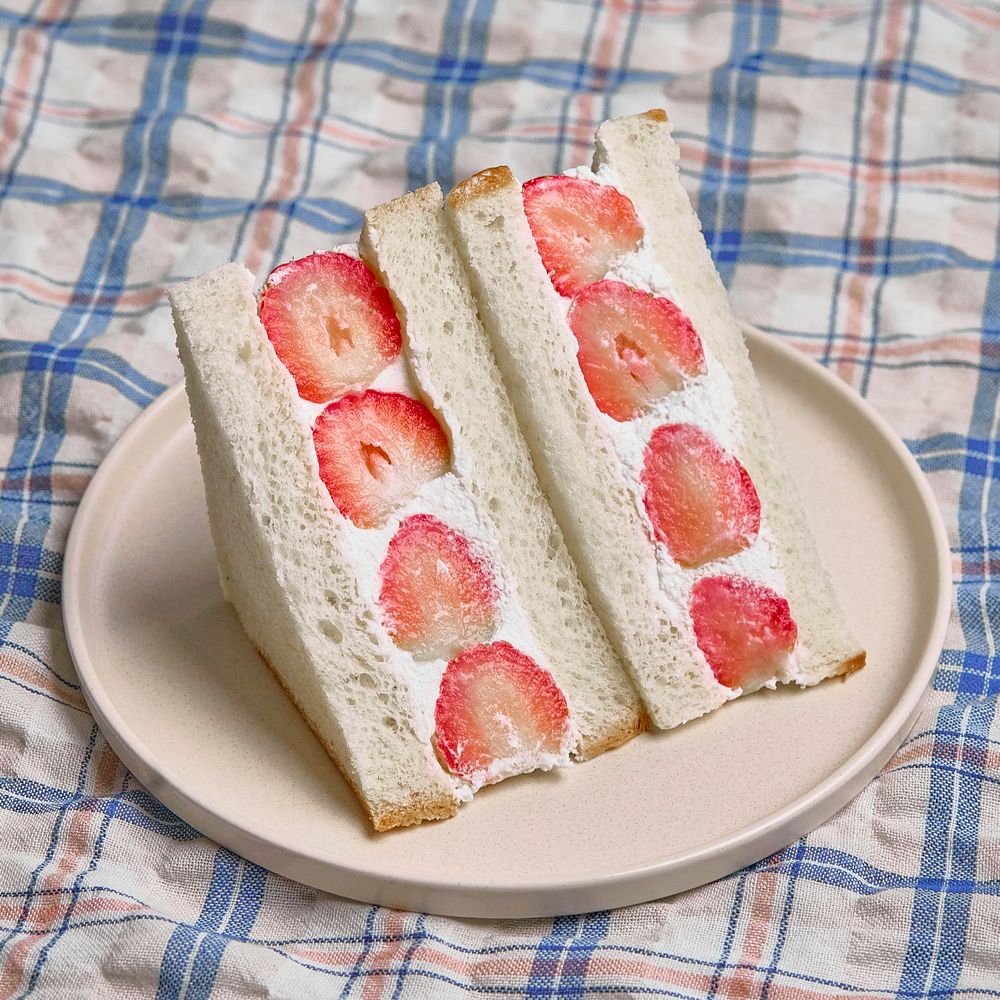 생크림과 딸기 듬뿍! 하우스소서 후르츠 딸기산도 (시즌한정) 1+1 160g