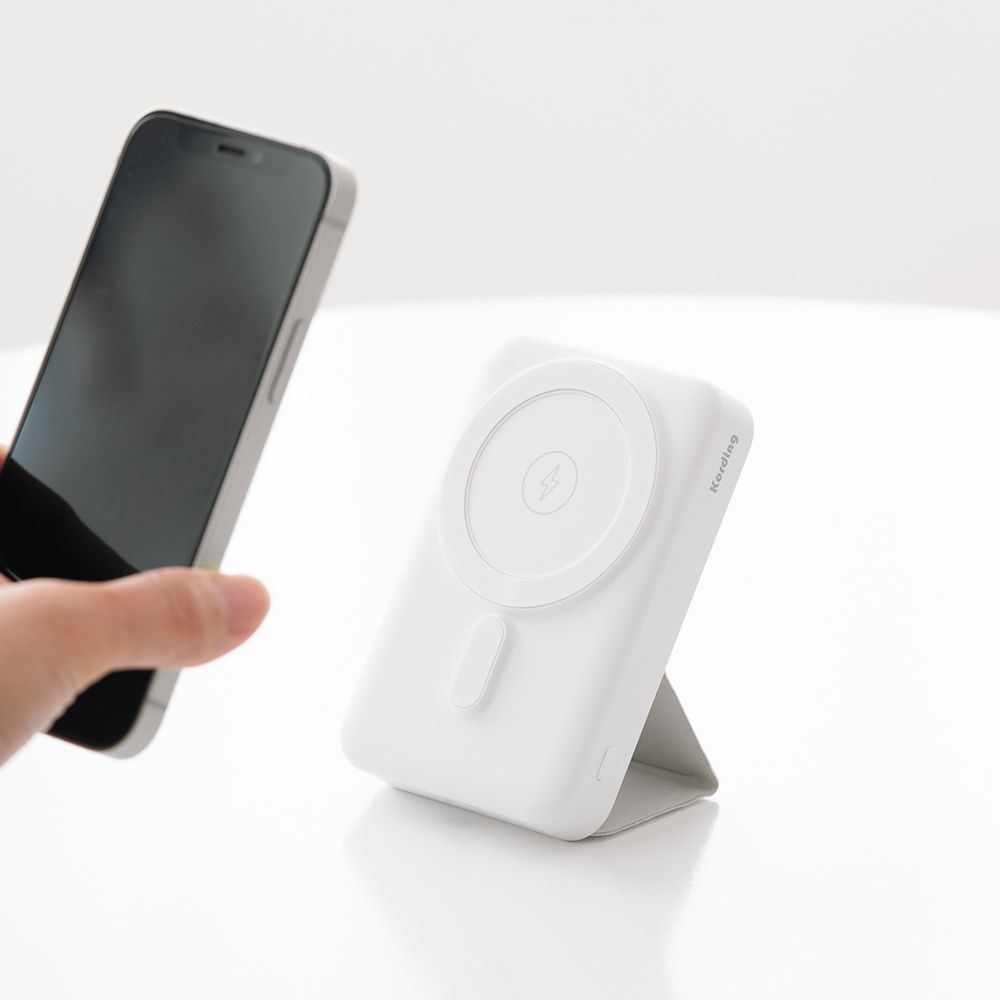 [코딩] 맥파워3in1 아이폰 애플워치 무선 맥세이프 보조배터리 KMPB10