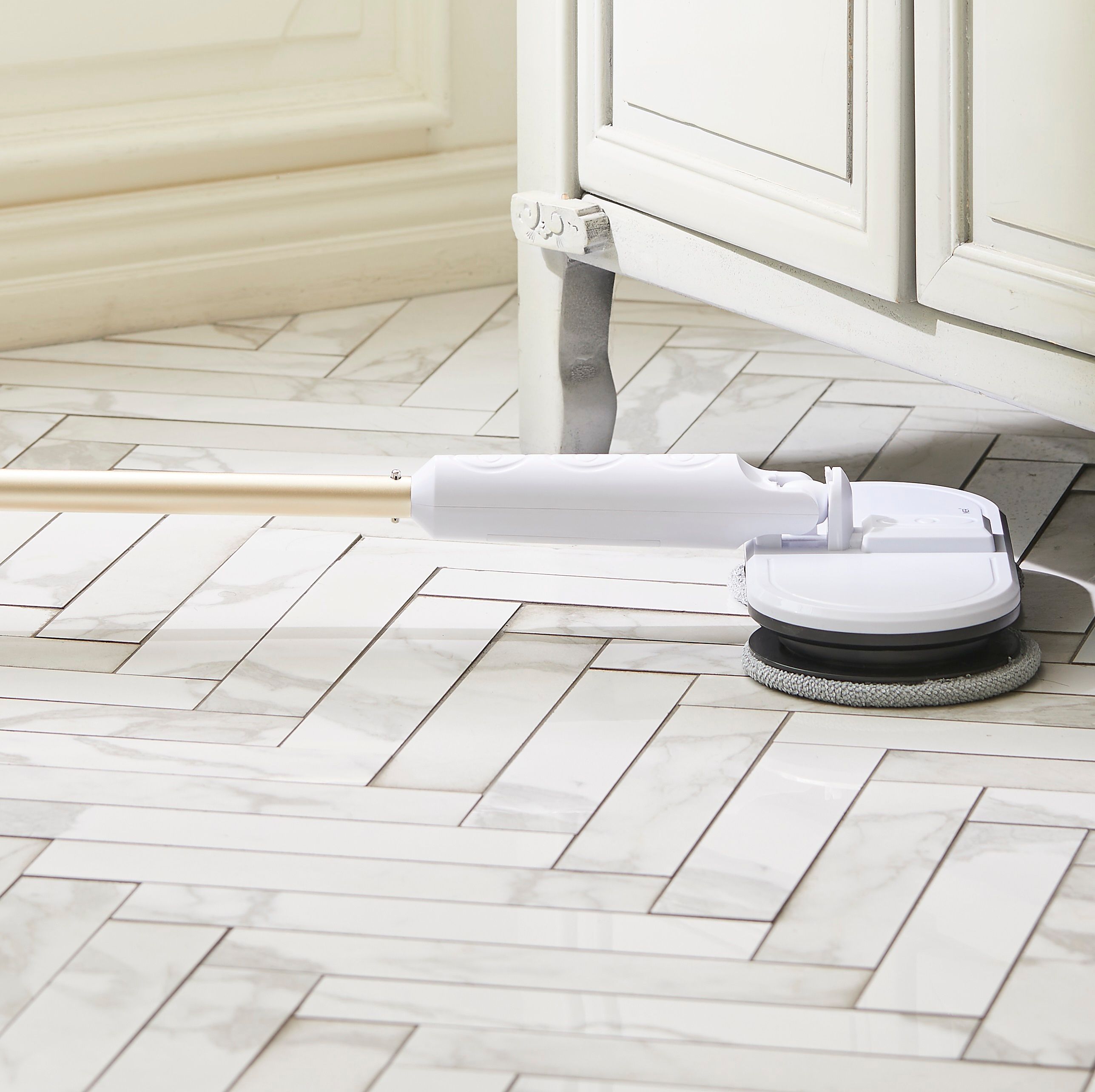 [가이타이너] UV 살균 듀얼회전 무선 물걸레청소기