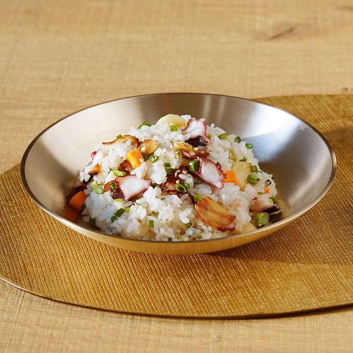 샐러드부터 갈비찜까지 한식, 양식에 두루 어울리는 모던한 디자인