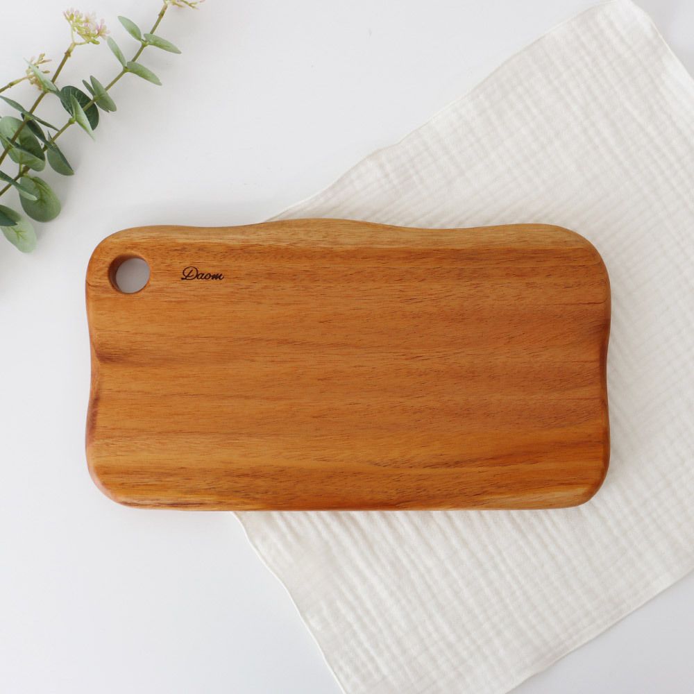 손끝으로 전해지는 견고한 도마