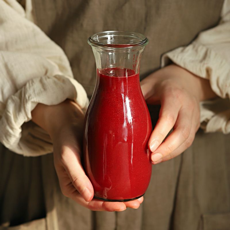 완성된 주스는 컵에 담아 맛있게 즐겨주세요.
(냉장 보관시 3일 내로 드시는 것이 좋아요)