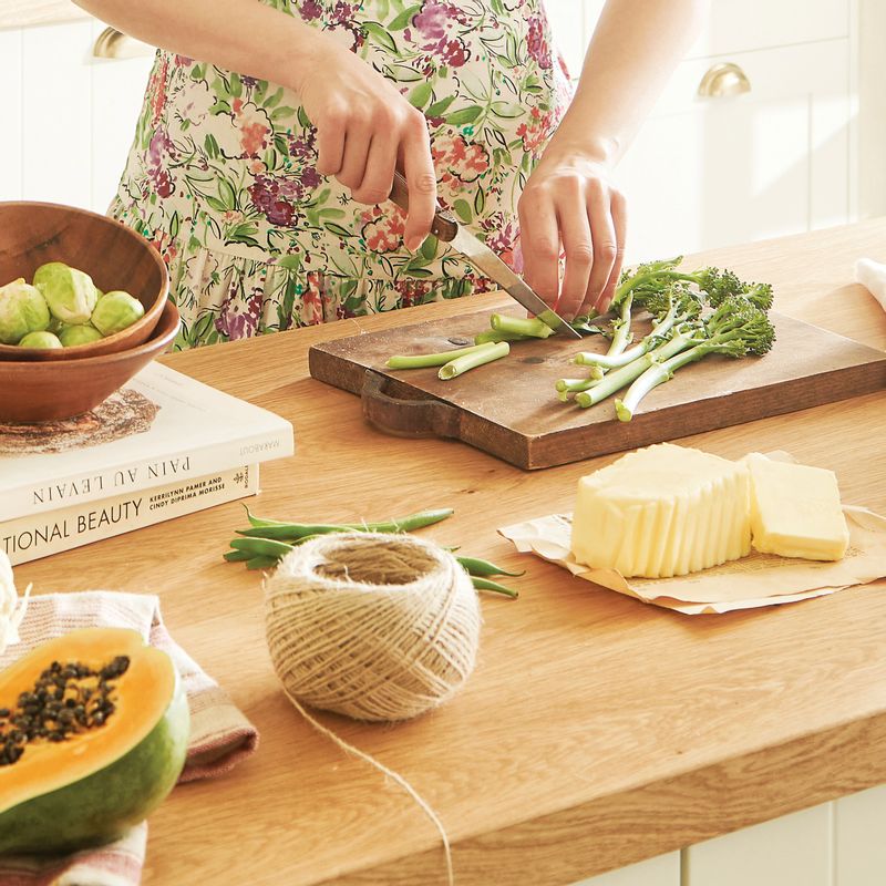 호떡 크로플 & 초코 크로플을 위한 재료 이미지로 크로아상 생지(30g),유기농 황설탕,시나몬 파우더,슈가 파우더,견과류 믹스 등으로 구성 되어있습니다.