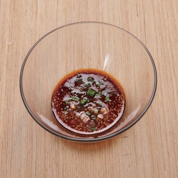 4. 분량의 재료들을 모두 섞어서 양념장을 만들어 주세요.