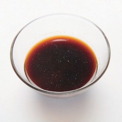 분량의 재료를 골고루 섞어서 소스를 만들어 주세요.