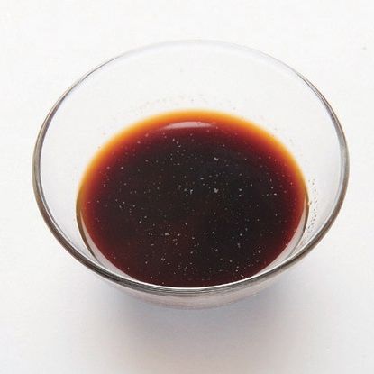 분량의 재료를 골고루 섞어서 소스를 만들어 주세요.