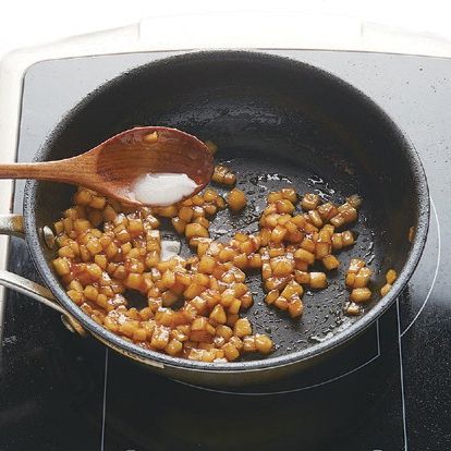 물전분으로 농도를 맞추고 실온에서 20분 정도 냉각시켜 주세요.