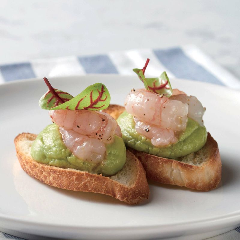 아보카도 무스 브루스케타