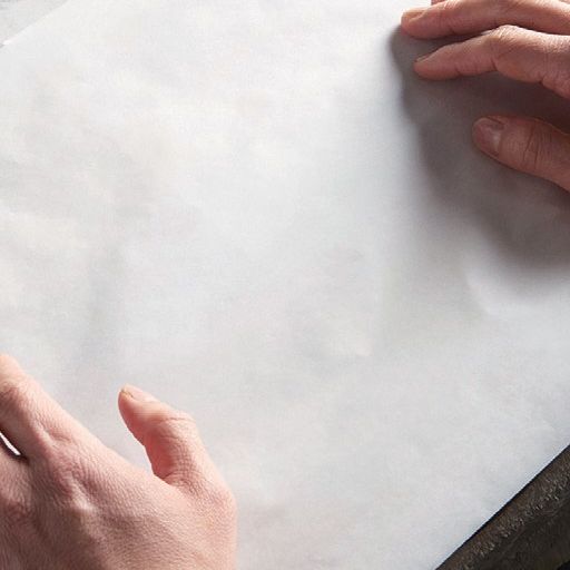 종이 호일을 30cm 크기로 세 장 뜯어놔 주세요.