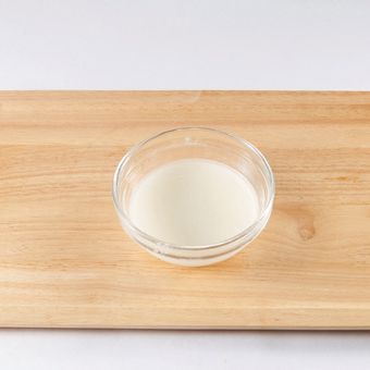 분량의 재료를 골고루 섞어서 눈꽃즙을 만들어 주세요.