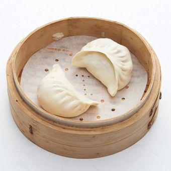 찜기에 넣고 8분간 쪄주세요.