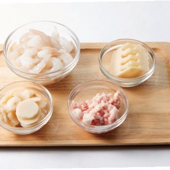 조개 수정교자(하가우)을 위한 재료 이미지로 새우,죽순,돼지고기 A 지방,물밤 등으로 구성 되어있습니다.