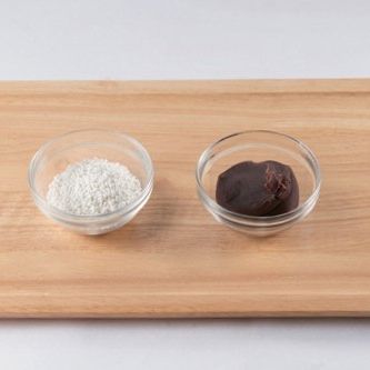 타피오카 수정교자을 위한 재료 이미지로 타피오카,감자전분,팥앙금 등으로 구성 되어있습니다.