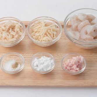 물밤, 죽순, 돼지고기 A 지방은 다지고 다른 재료도 손질해 준비해 주세요.