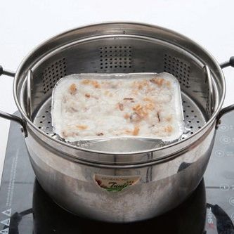 틀에 넣고 찜기에 40분간 쪄주세요.