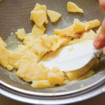 호박고구마 푸딩을 위한 재료 이미지로 고구마,우유,두유,설탕,판 젤라틴 등으로 구성 되어있습니다.