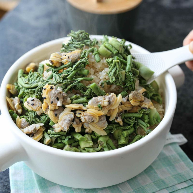 두릅 바지락 솥밥