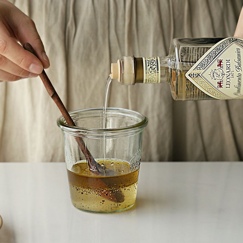 볼에 마리네이드 재료를 넣고 섞어주세요.