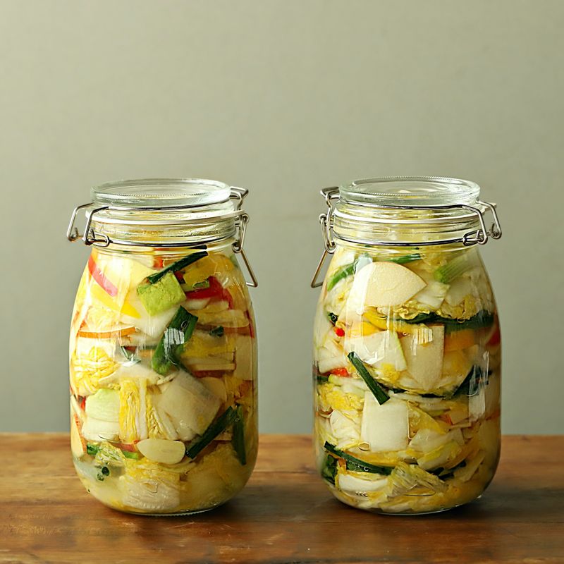 실온에서 하루 정도 숙성시킨 후 냉장고에 넣어주세요.
(tip. 1~2달 이내로 드시는 것이 좋아요)