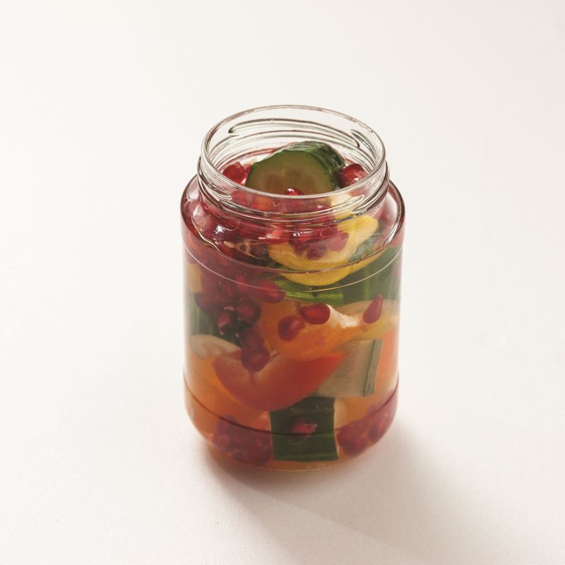 체에 거른 순서 1을 유리병에 붓고 실온에서 반나절 식힌 뒤 냉장고에서 2~3일 숙성시켜주세요.