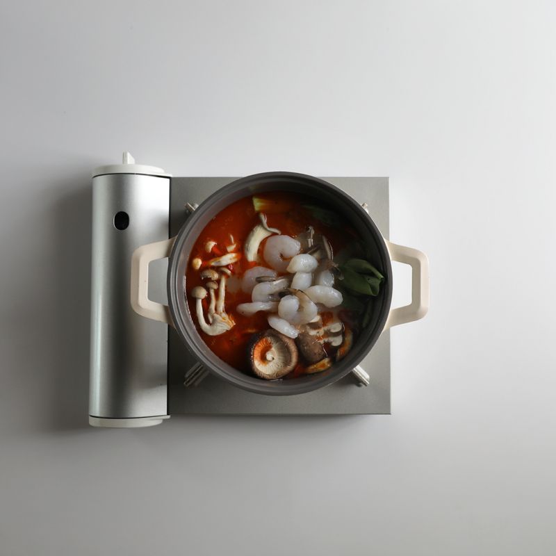 오징어, 새우, 소고기를 넣고 30초 정도 끓여주세요.