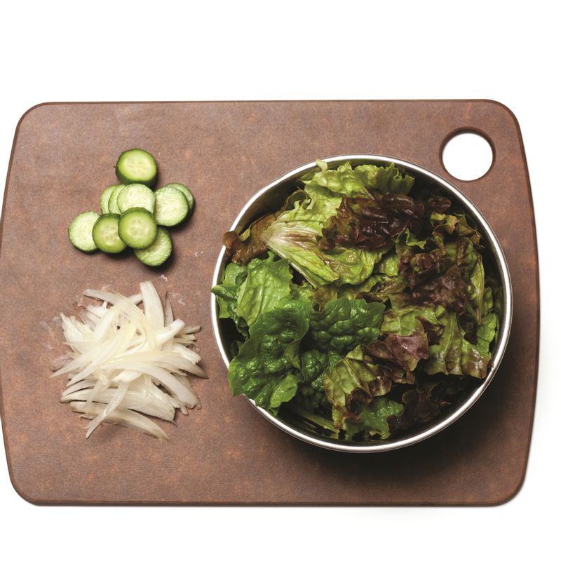 동남아스타일 상추샐러드을 위한 재료 이미지로 청상추,적상추,망고,양파,오이 등으로 구성 되어있습니다.