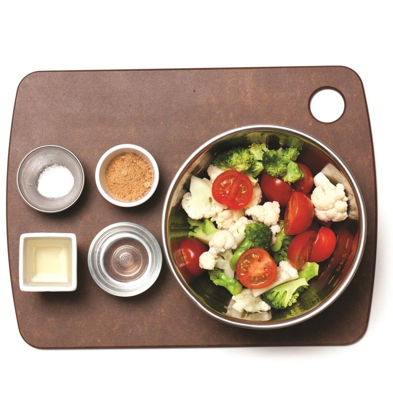 브로콜리토마토아몬드샐러드을 위한 재료 이미지로 브로콜리,콜리플라워,방울토마토,아몬드 등으로 구성 되어있습니다.