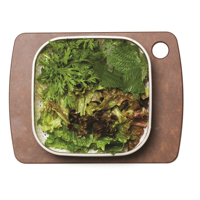 상추겉절이샐러드을 위한 재료 이미지로 청상추,적상추,쑥갓,달걀,두부 등으로 구성 되어있습니다.