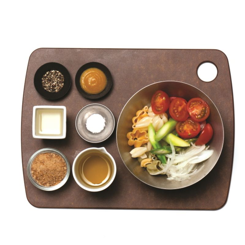 드레싱 재료를 골고루 섞은 후 순서 1, 2에 버무려 30분간 재워주세요.