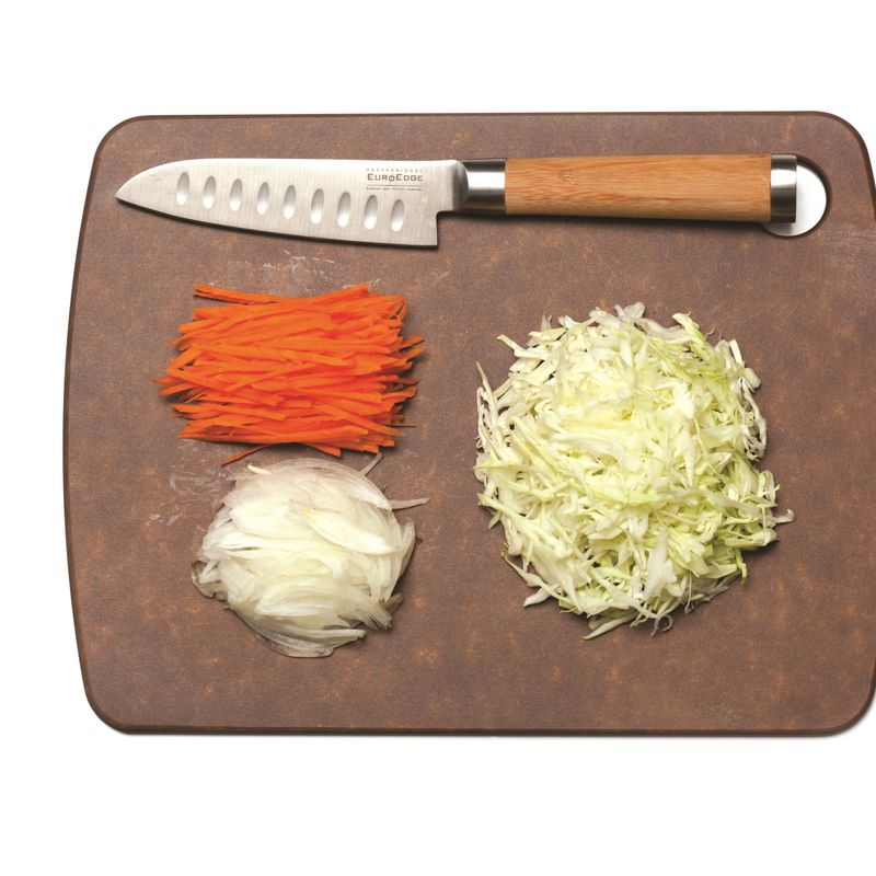 양배추, 당근, 양파는 모두 곱게 채를 썰어주세요.