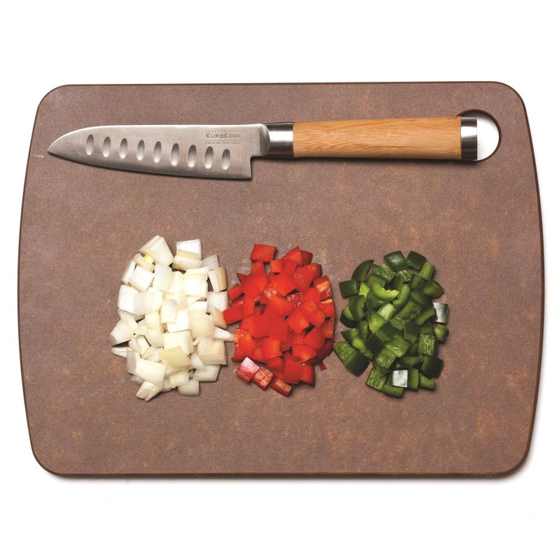 중국식 돼지고기양상추샐러드을 위한 재료 이미지로 양상추잎,청피망,홍피망,양파,다진 돼지고기 등으로 구성 되어있습니다.