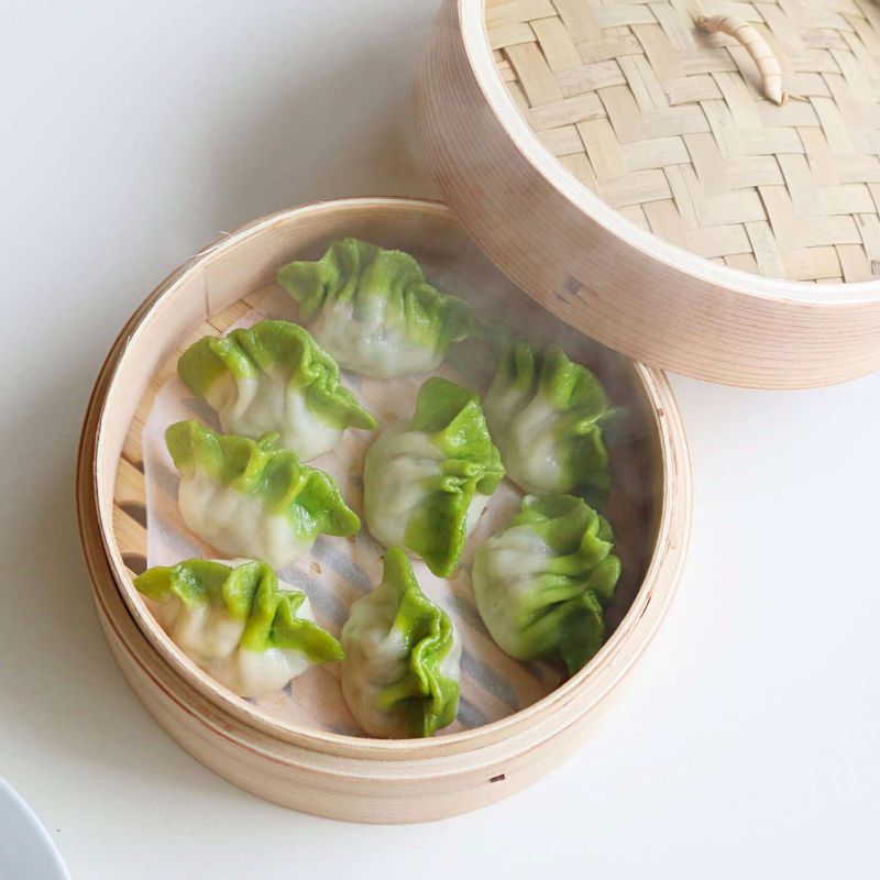 완성된 요리를 접시에 담아 마무리해주세요.
(기호에 따라 초간장을 곁들여주세요.)