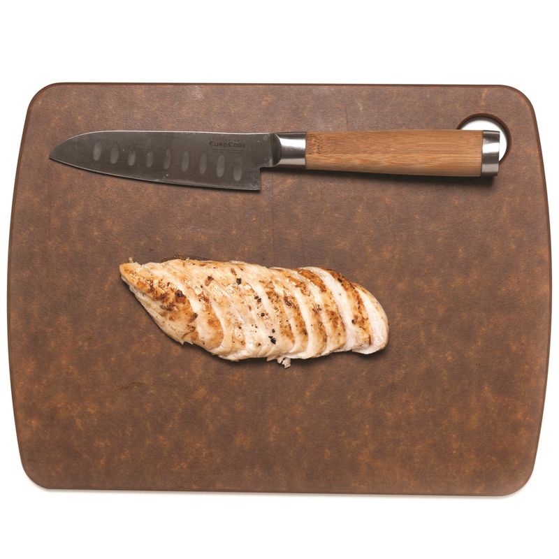 닭가슴살구이 토스트을 위한 재료 이미지로 호밀식빵,닭가슴살,연겨자,체다치즈,파슬리가루 등으로 구성 되어있습니다.