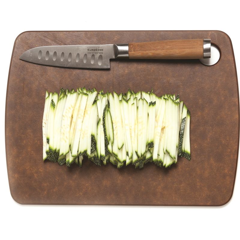 주키니는 얇게 채썰어주세요.