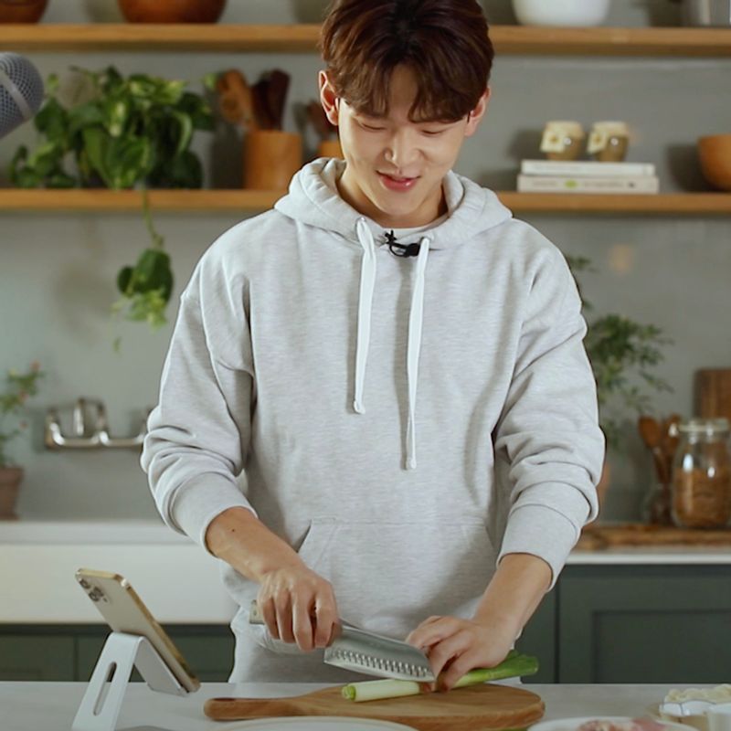 대파는 6cm 길이로 잘라주세요.