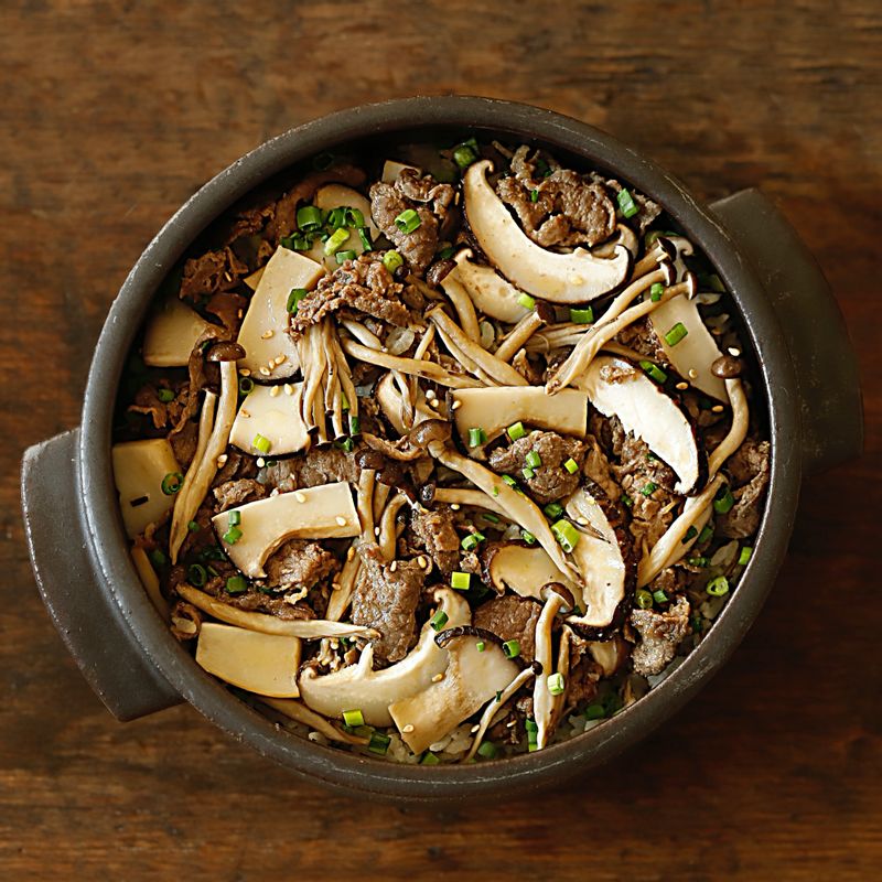 양념 간장을 곁들여 맛있게 즐겨주세요.