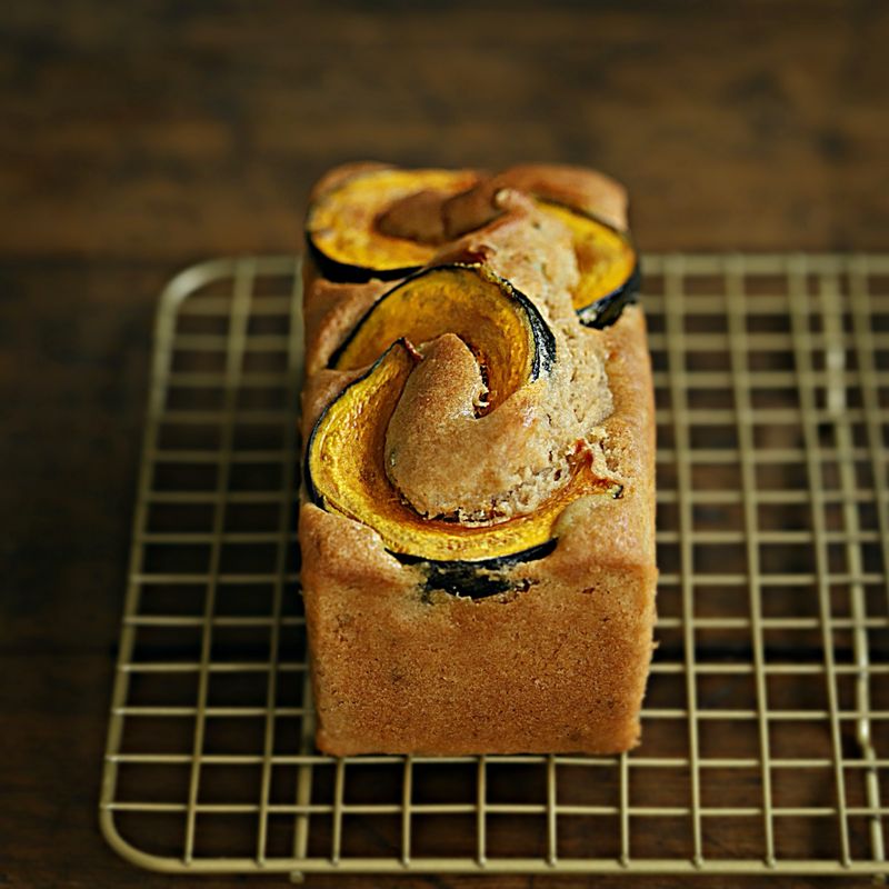 180도로 예열된 오븐에서 20분, 160도에서 20분간 구워주세요.
(tip. 오븐의 성능에 따라 굽는 시간에 차이가 있을 수 있어요)