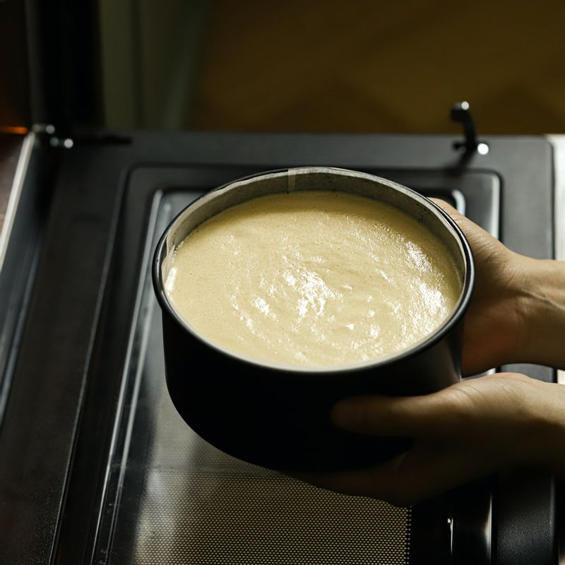 170도로 예열한 오븐에서 25~28분간 구워주세요.
(tip. 굽는 시간은 오븐의 성능에 따라 다를 수 있어요)