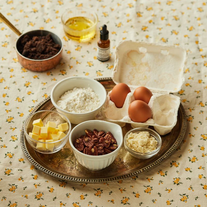 피칸파이을 위한 재료 이미지로 박력분,슈가파우더,아몬드 가루,소금,무염버터 등으로 구성 되어있습니다.