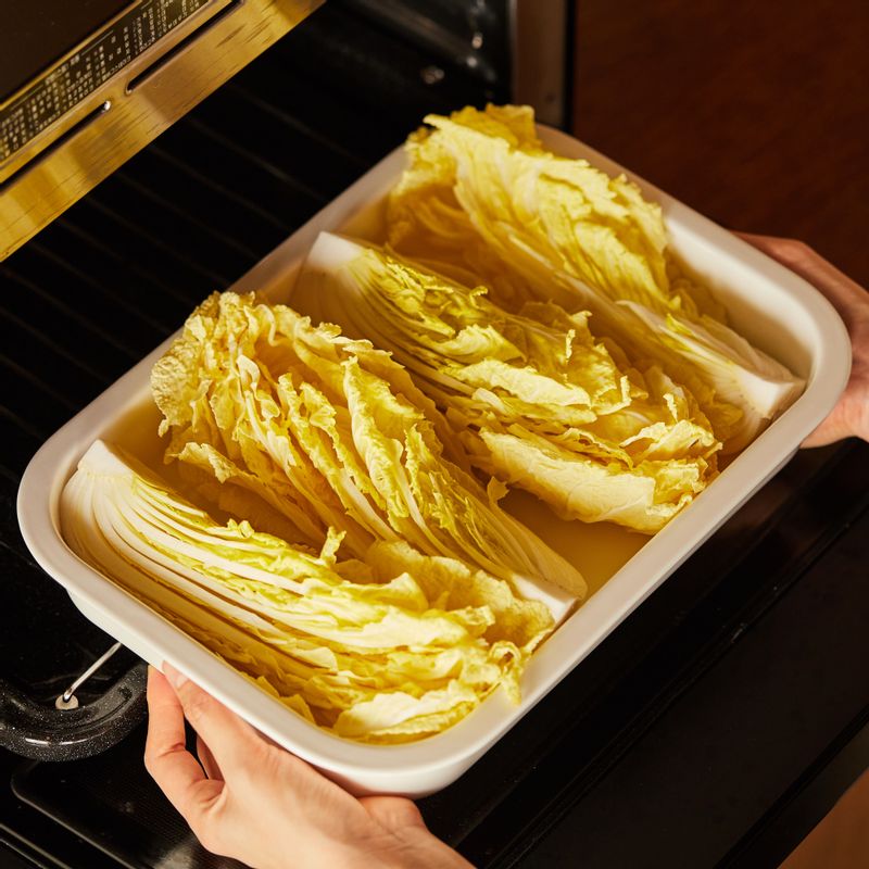 "법랑 접시에 석쇠를 놓고 내열 용기를 올려 1단에 넣은 후 광파오븐 수동 요리<스팀 레인지>에서 7분간 익혀주세요. 
*광파오븐 스팀 물통에 물을 채우고 시작해주세요."