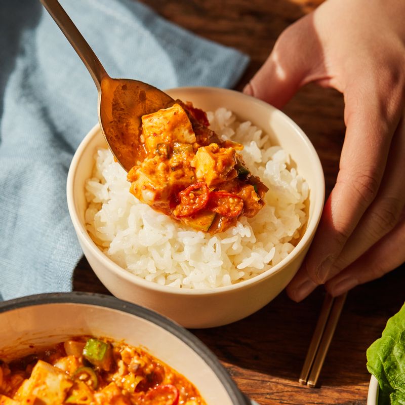 완성된 강된장을 밥과 함께 맛있게 즐겨주세요.