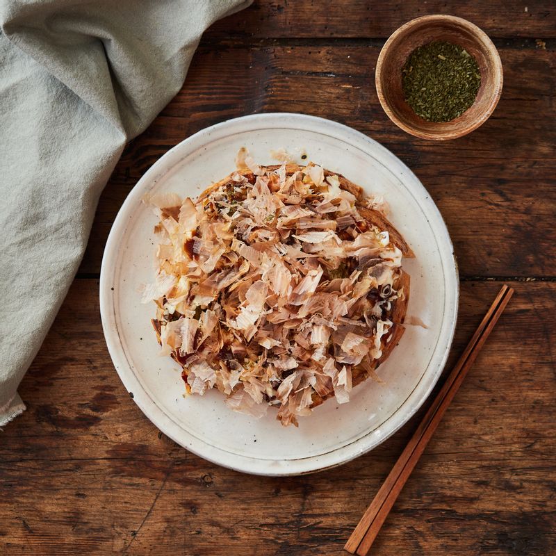 양배추, 오징어, 쪽파, 전, 일식, 양배추전, 타코야끼, 부침개, 가쓰오부시, 안주, 야식